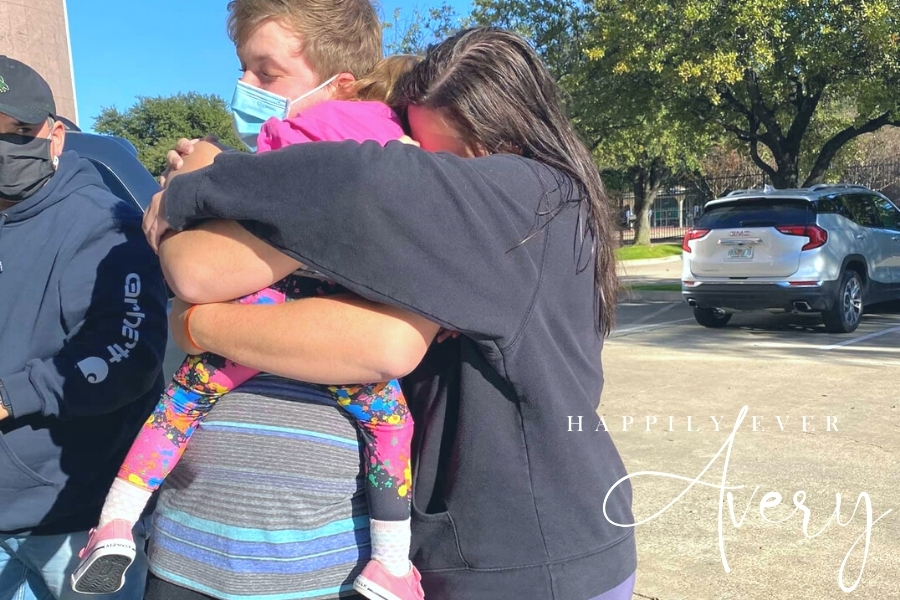 mom and dad finally seeing big sis